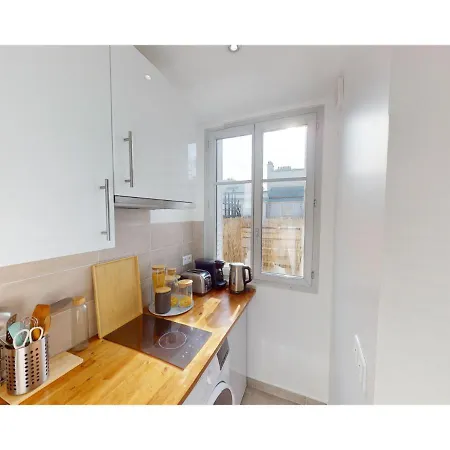 Joivy Modern Studio With Eiffel Tower View