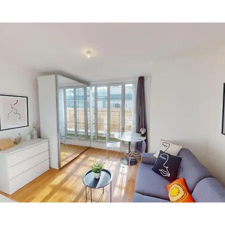 Joivy Modern Studio With Eiffel Tower View Appartement *